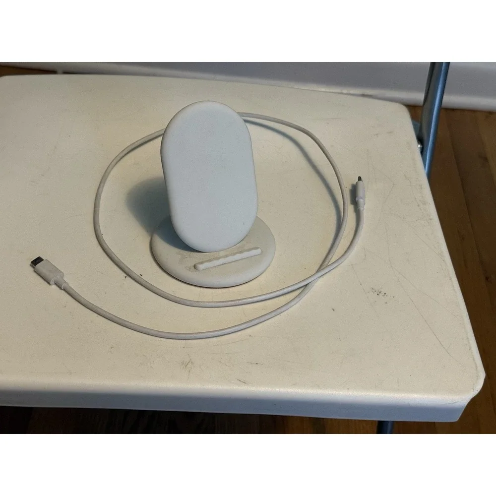 Google G019C White Wireless Qi-Certified Fast Charging Dock For Pixel 3, 3 XL